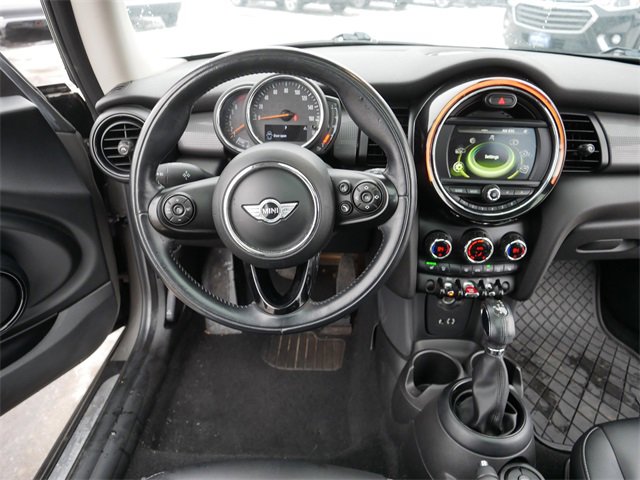 Used 2018 MINI Cooper 2-Door Hardtop w/ Cold Weather Package image 22