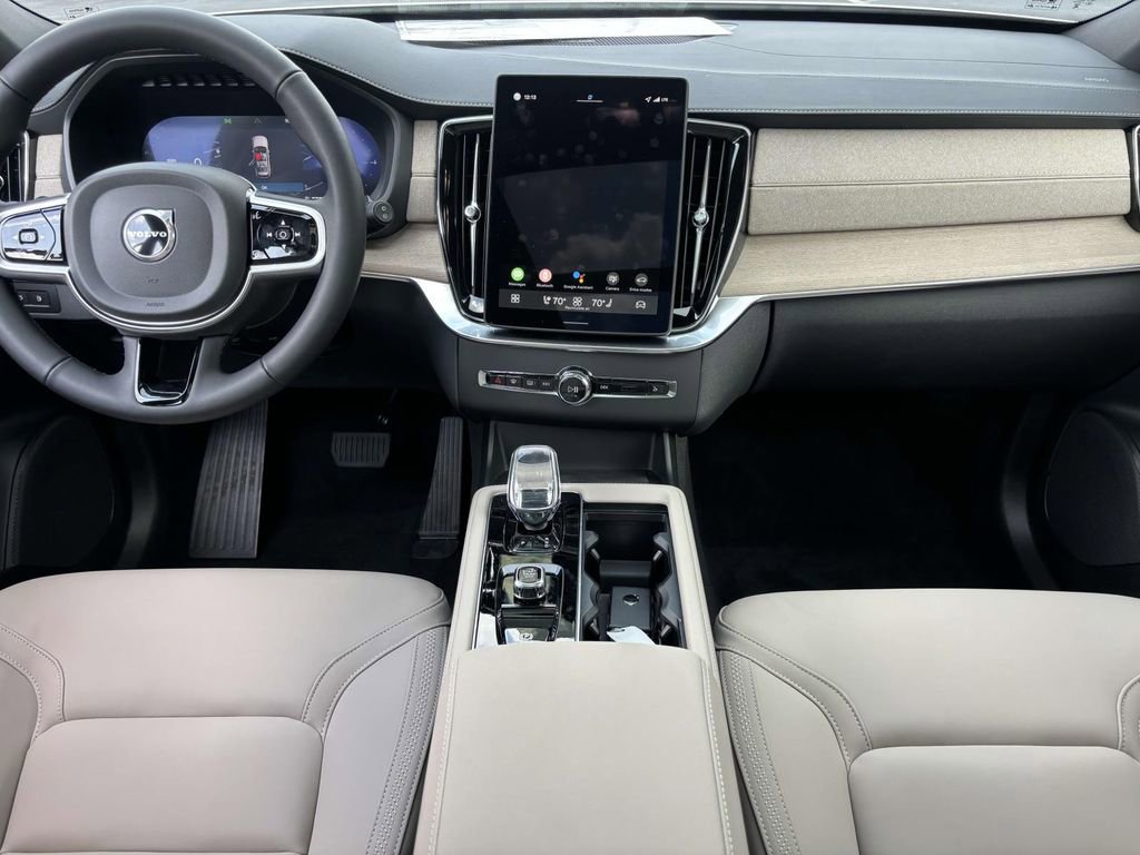 New 2026 Volvo XC90 T8 Plus w/ Protection Package Premier image 30