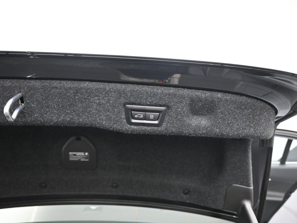 Used 2025 BMW 530i image 19