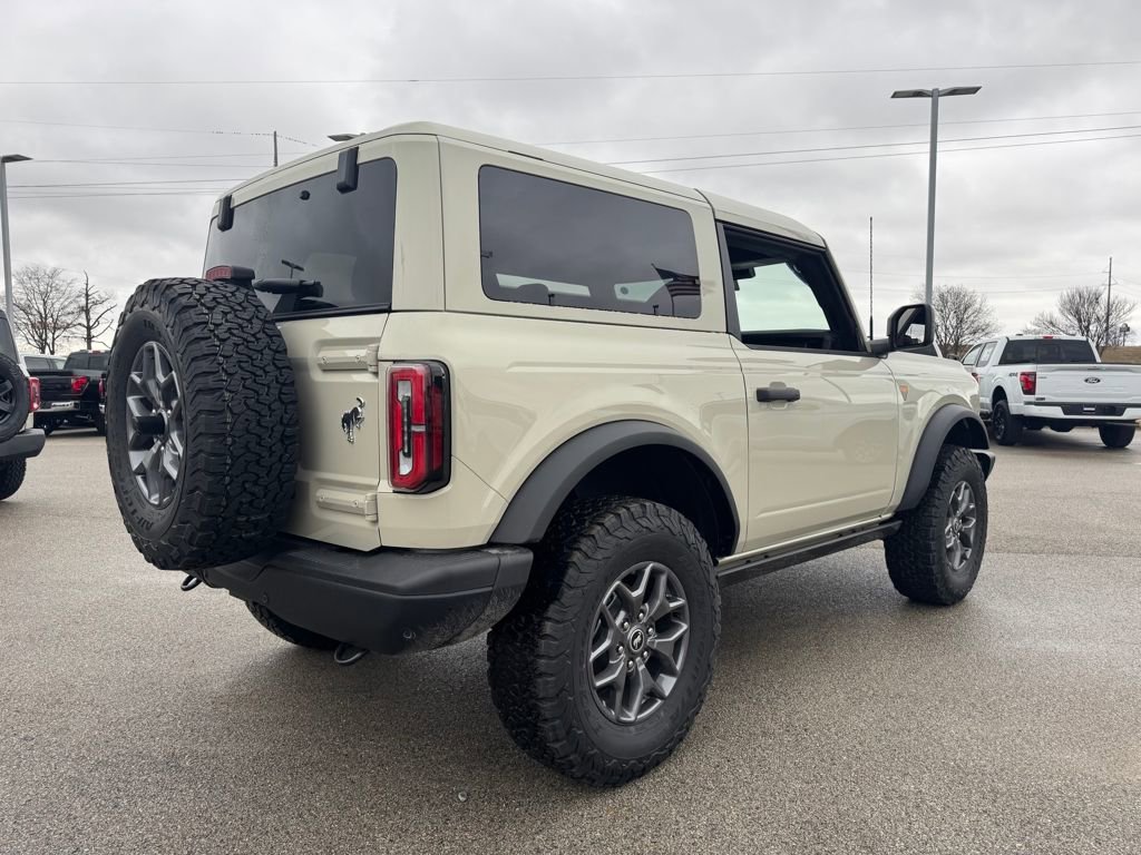 New 2025 Ford Bronco Badlands image 13