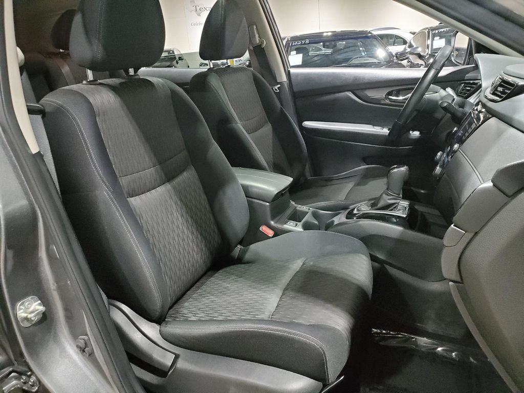 Used 2018 Nissan Rogue SV AWD/4WD image 13
