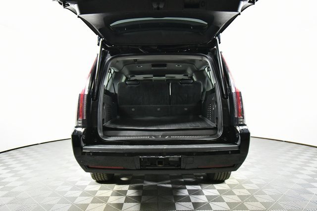 Used 2019 Cadillac Escalade ESV Premium Luxury image 16