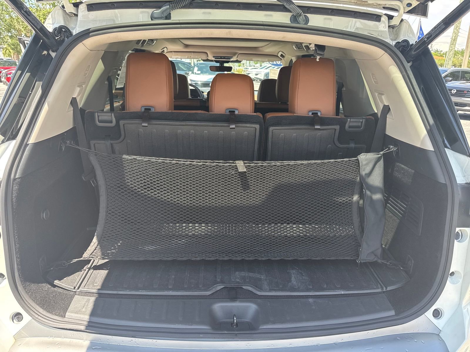 Certified 2023 Nissan Pathfinder Platinum w/ Lighting Package (N93) AWD/4WD image 33