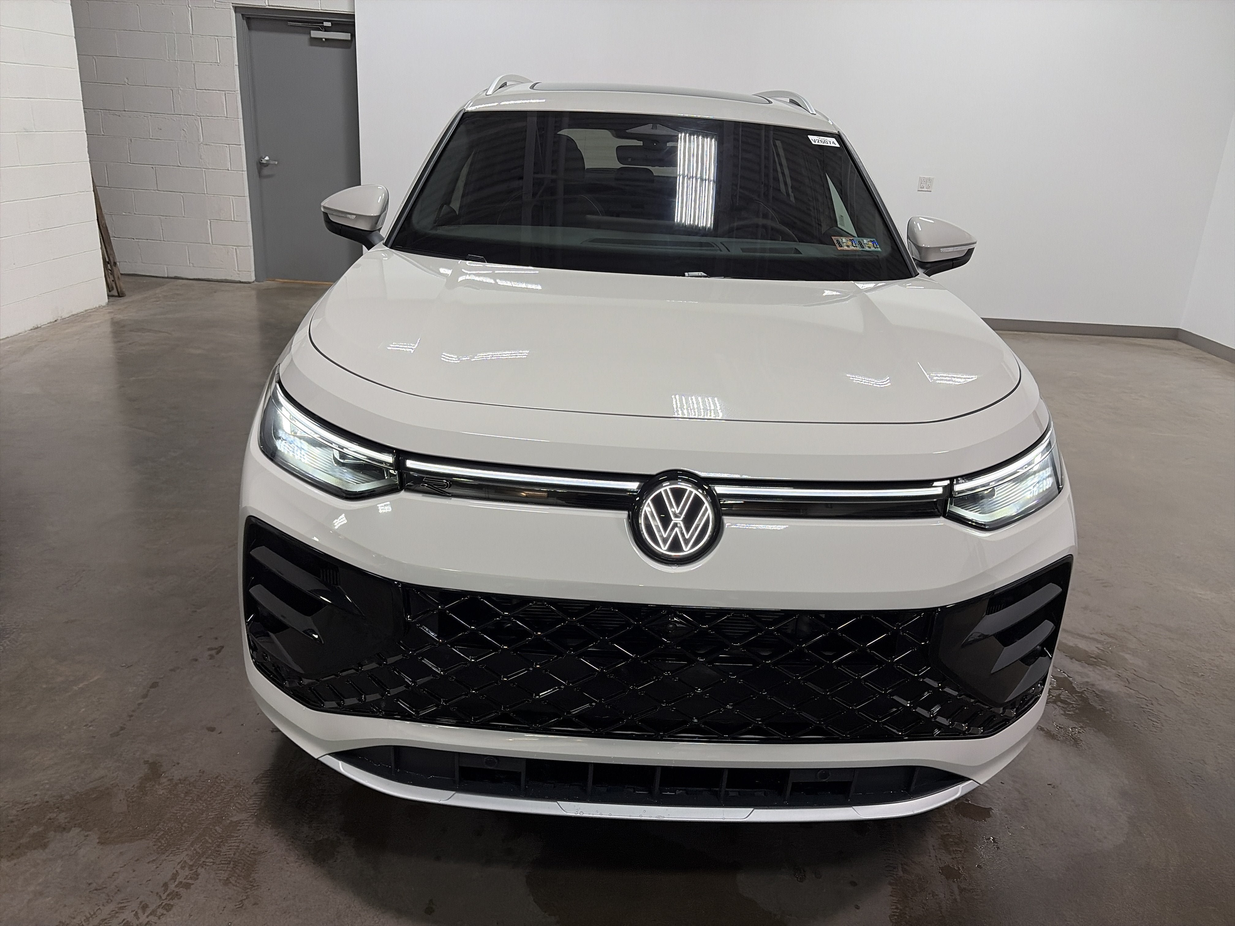 New 2026 Volkswagen Tiguan SEL R-Line AWD/4WD image 40