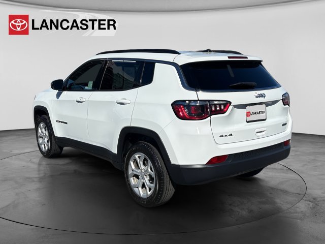 Used 2024 Jeep Compass Latitude AWD/4WD image 5