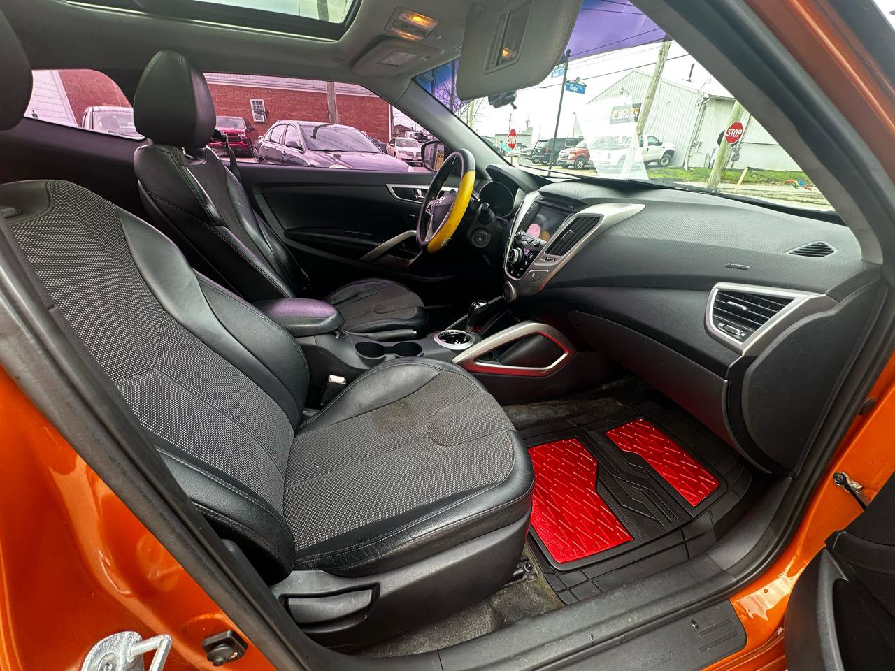 Used 2012 Hyundai Veloster w/ Style Pkg image 14