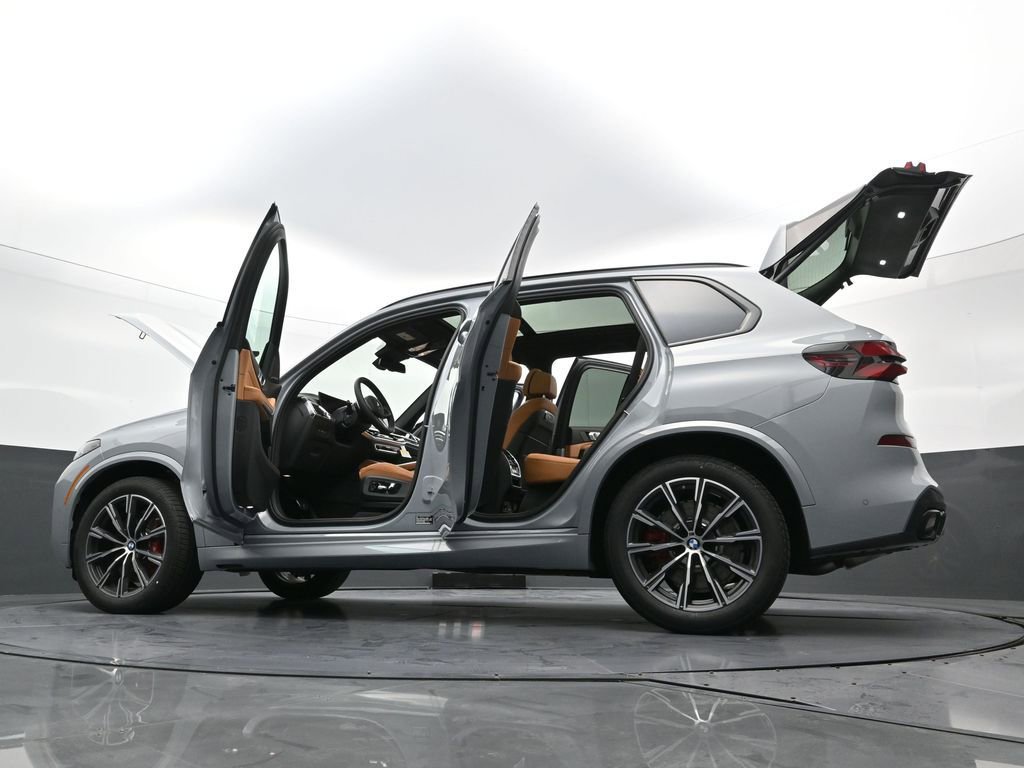 New 2026 BMW X5 M60i w/ Climate Comfort Package image 41