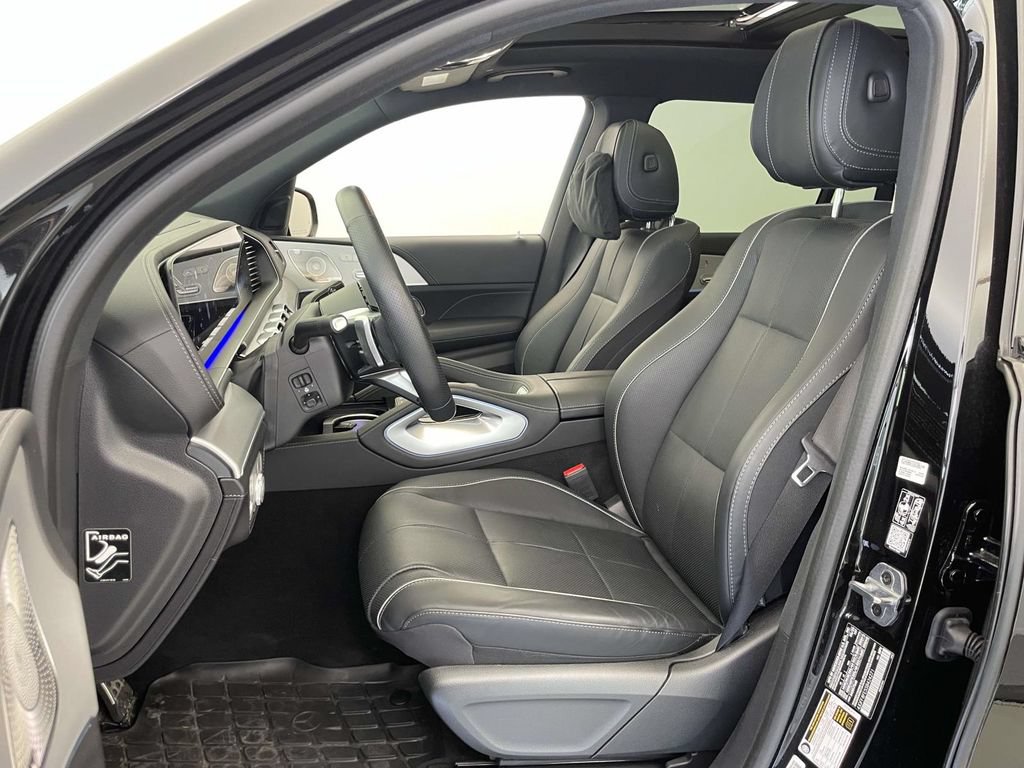 Used 2025 Mercedes-Benz GLS 580 4MATIC image 13