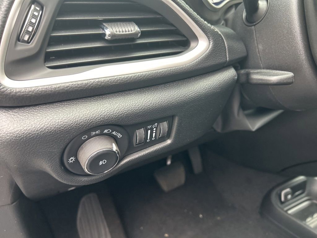 New 2026 Chrysler Pacifica Select image 15