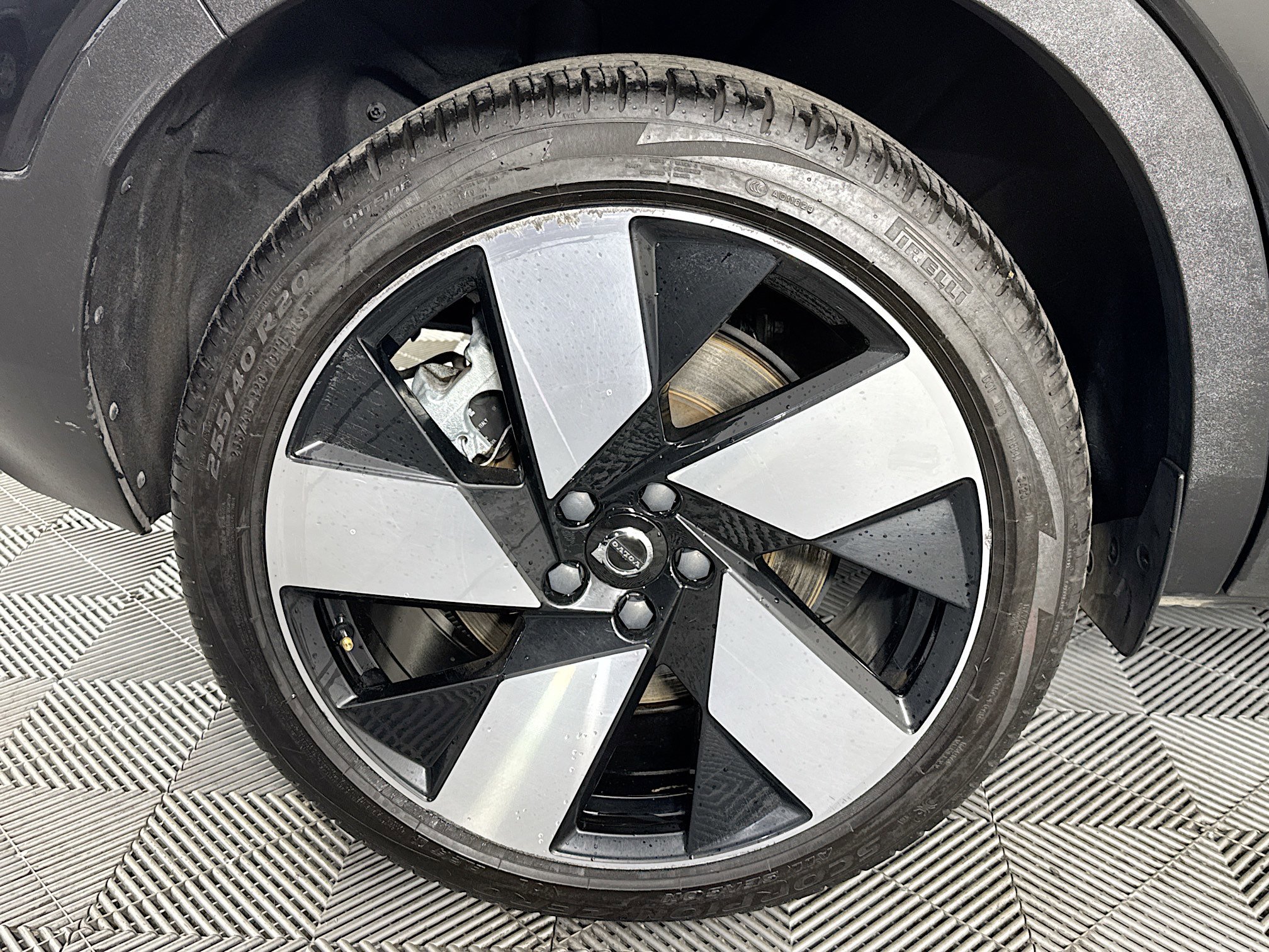 Used 2023 Volvo XC40 Recharge Ultimate image 31