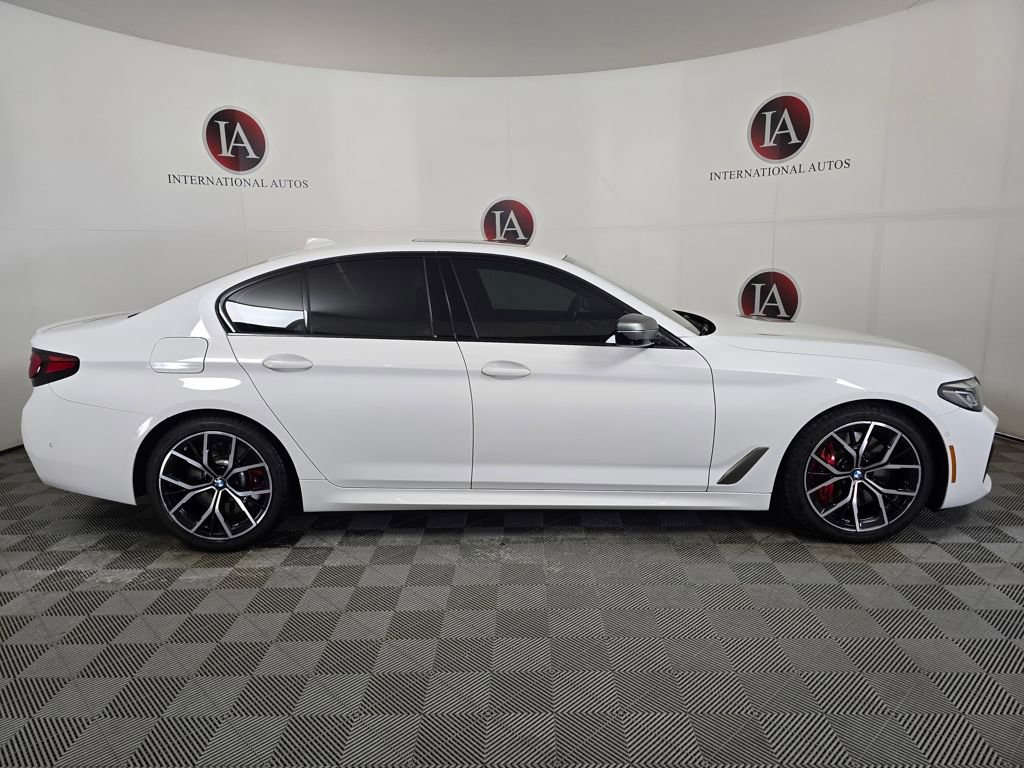 Used 2021 BMW M550i xDrive w/ Executive Package image 3