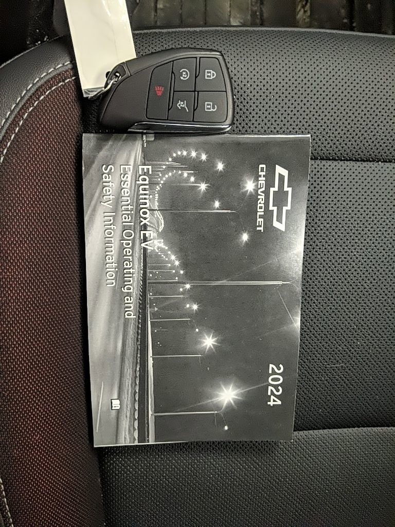 Used 2024 Chevrolet Equinox EV RS image 28