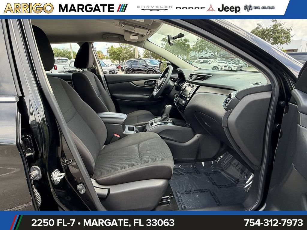 Used 2019 Nissan Rogue Sport S w/ Appearance Package FWD image 16