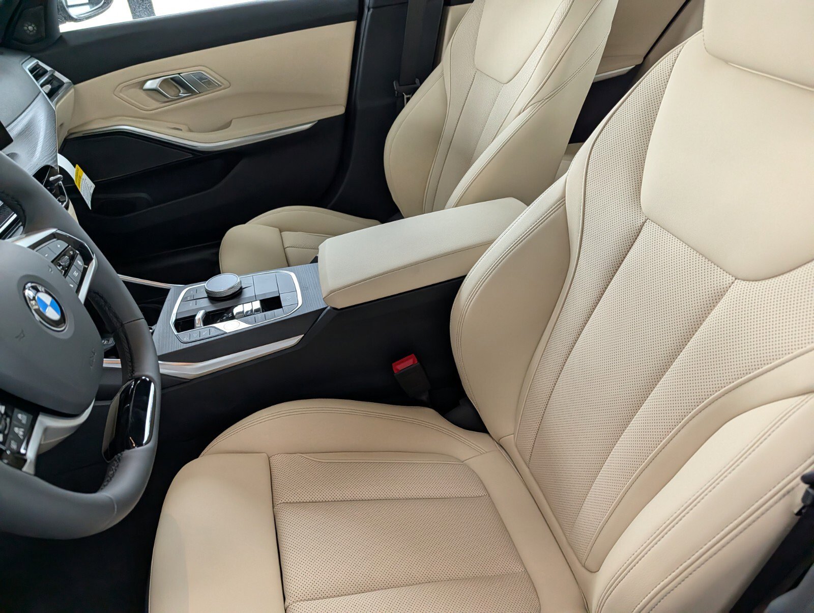 New 2026 BMW 330i xDrive Sedan w/ Premium Package AWD/4WD image 10