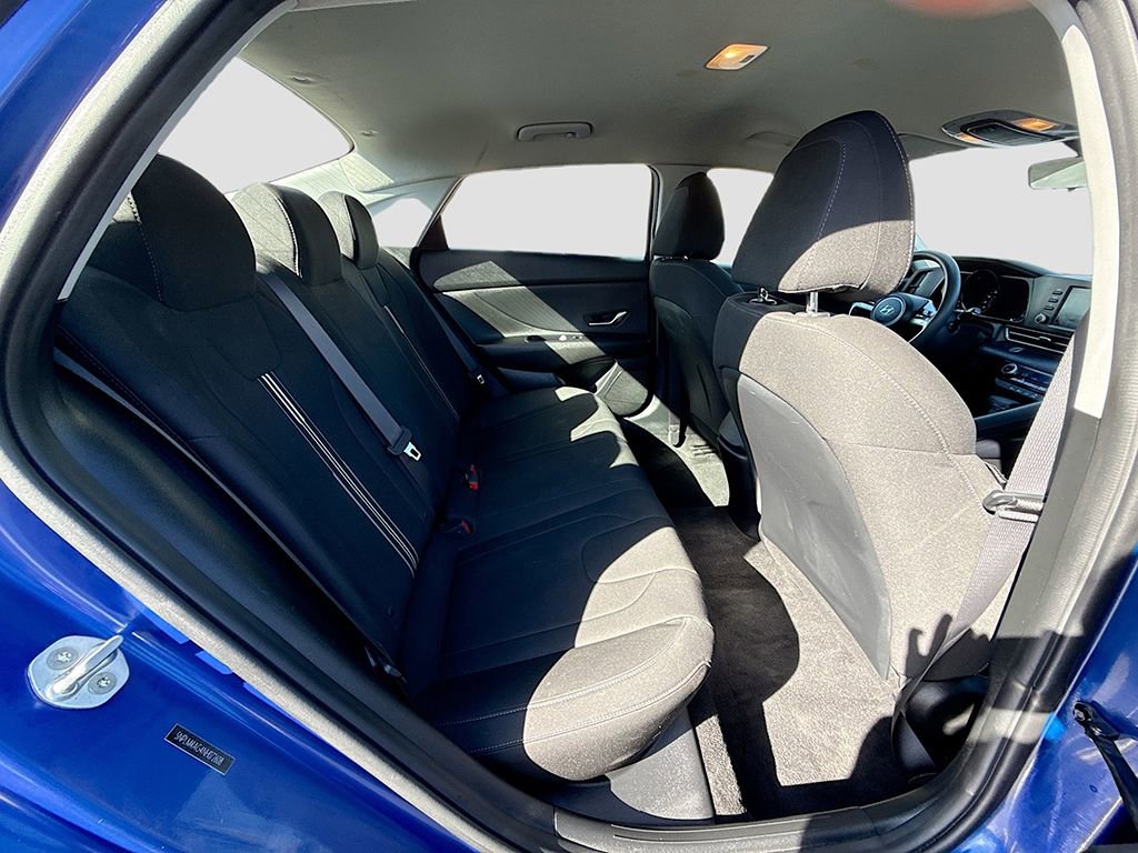 Used 2022 Hyundai Elantra SEL image 21