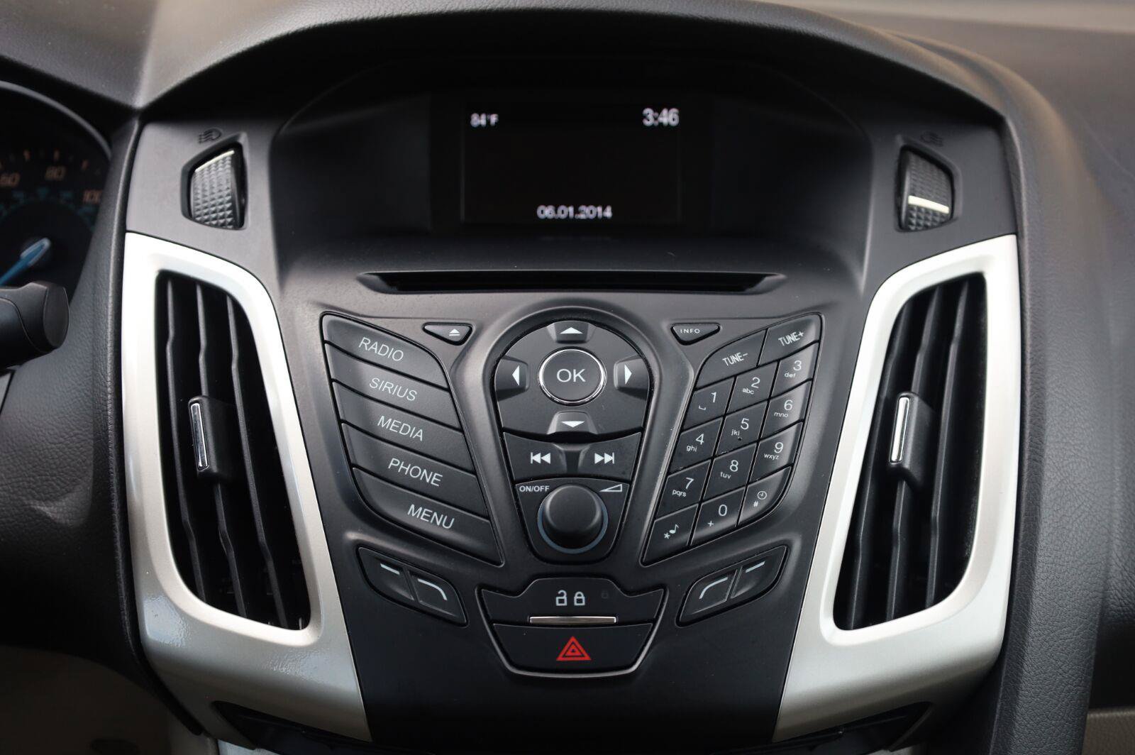 Used 2014 Ford Focus SE FWD image 35