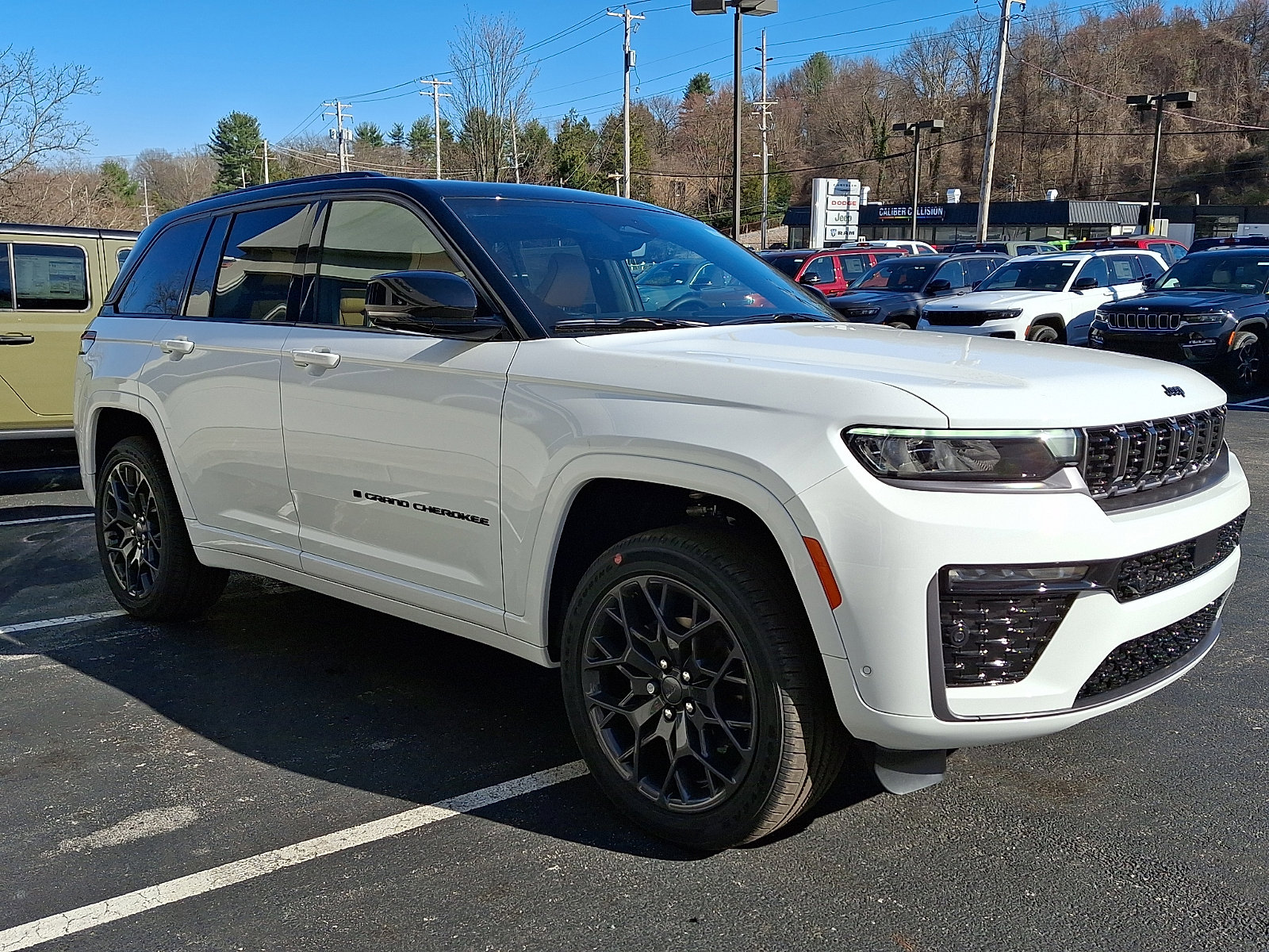 New 2026 Jeep Grand Cherokee Summit image 2