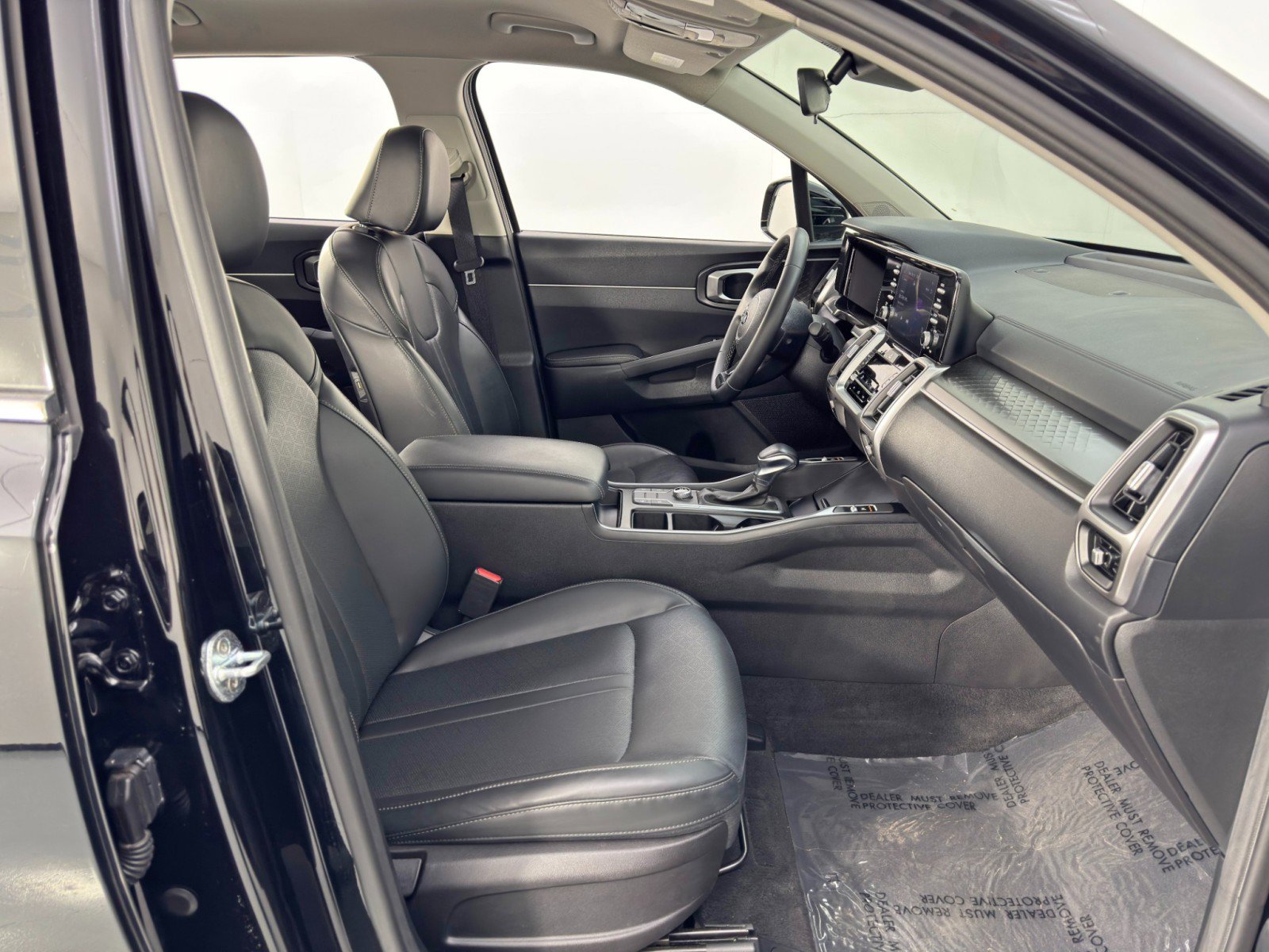 Used 2021 Kia Sorento S FWD image 14