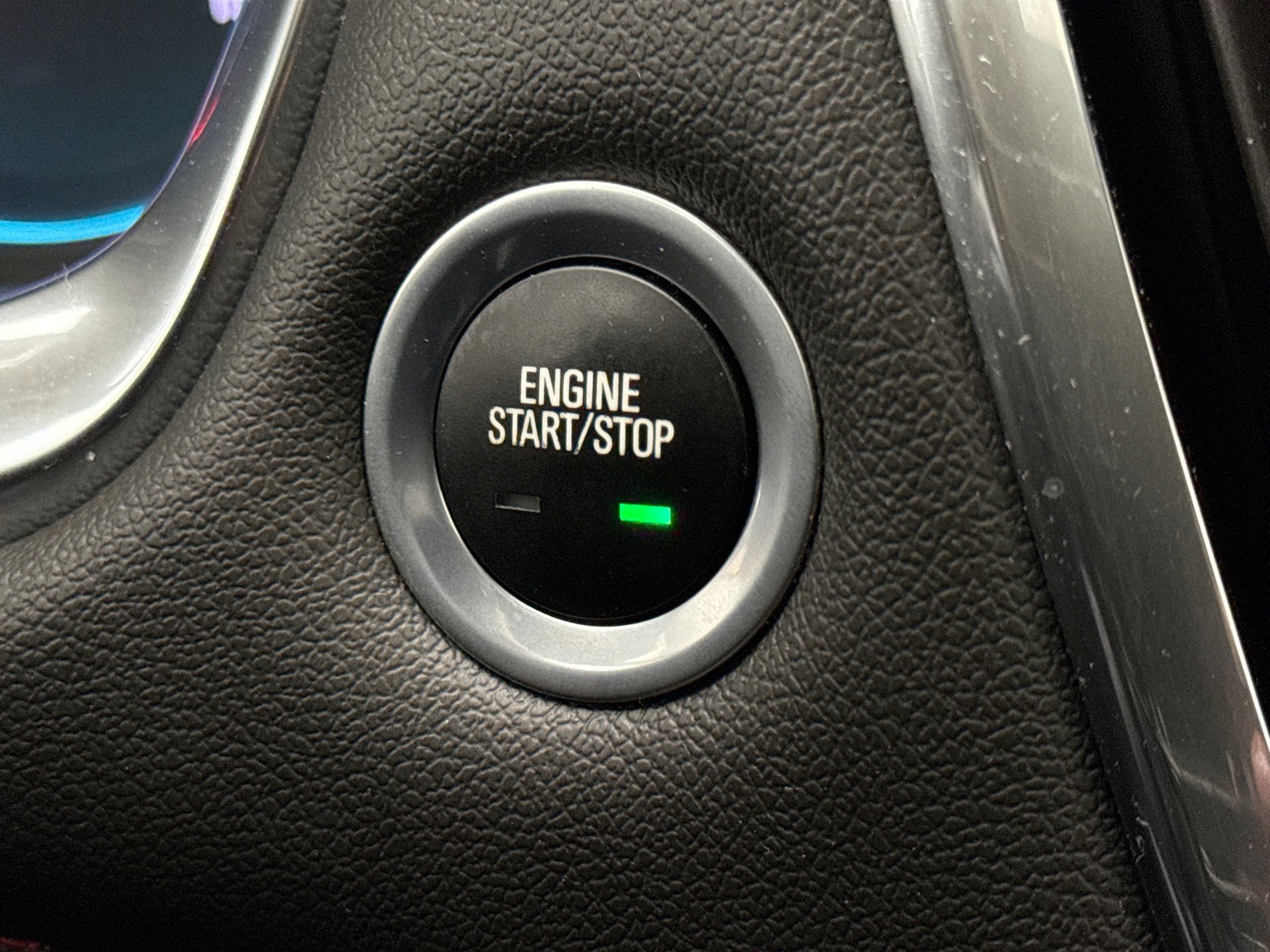 Used 2023 Chevrolet Traverse RS image 21