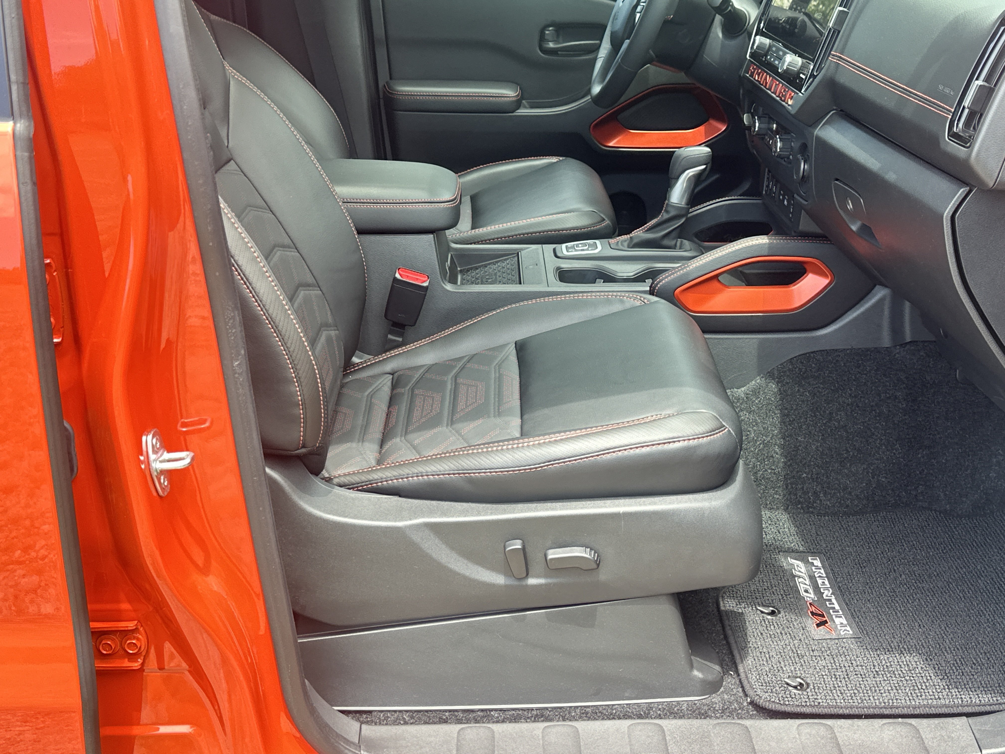 Used 2026 Nissan Frontier PRO-4X w/ Pro Premium Package AWD/4WD image 13