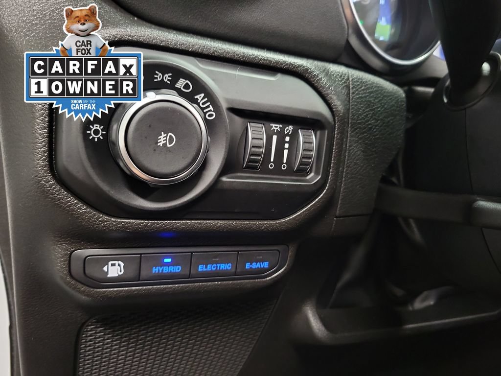 Used 2022 Jeep Wrangler Unlimited Sahara w/ Cold Weather Group AWD/4WD image 24