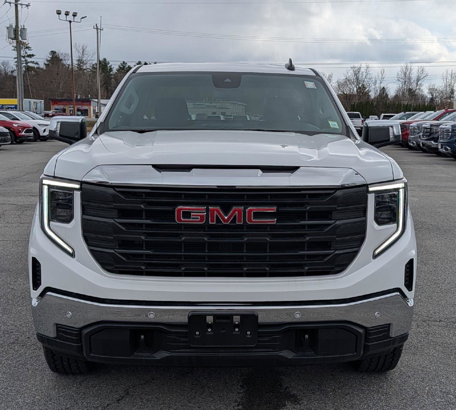 Used 2025 GMC Sierra 1500 Pro w/ Pro Value Package AWD/4WD image 2