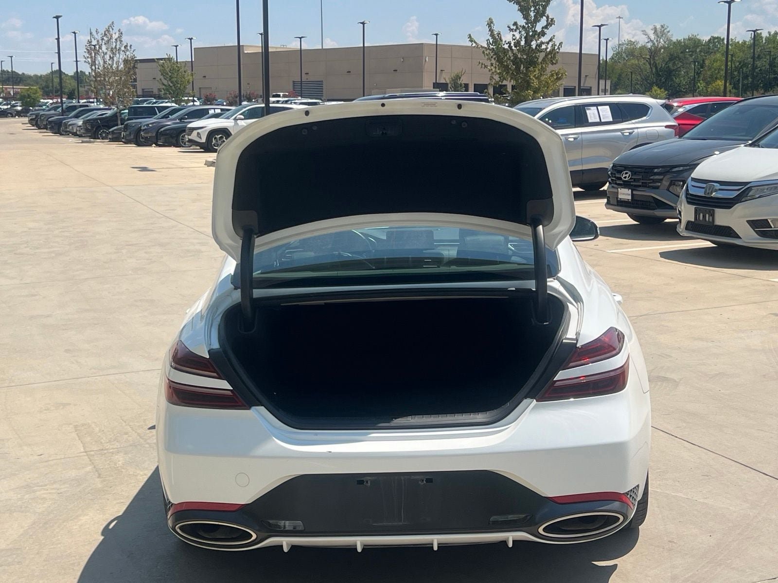 Used 2025 Genesis G70 2.5T RWD image 15