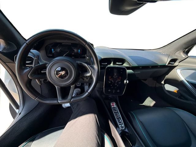 Used 2023 McLaren Artura RWD image 11
