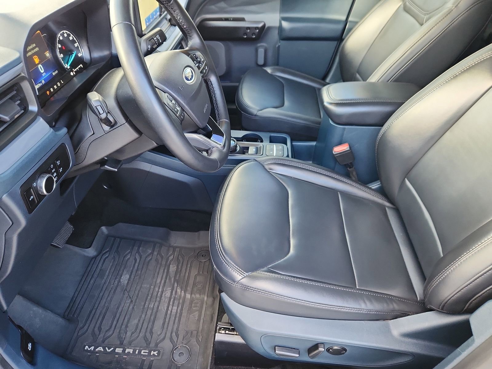 Used 2024 Ford Maverick Lariat w/ Black Appearance Package image 10