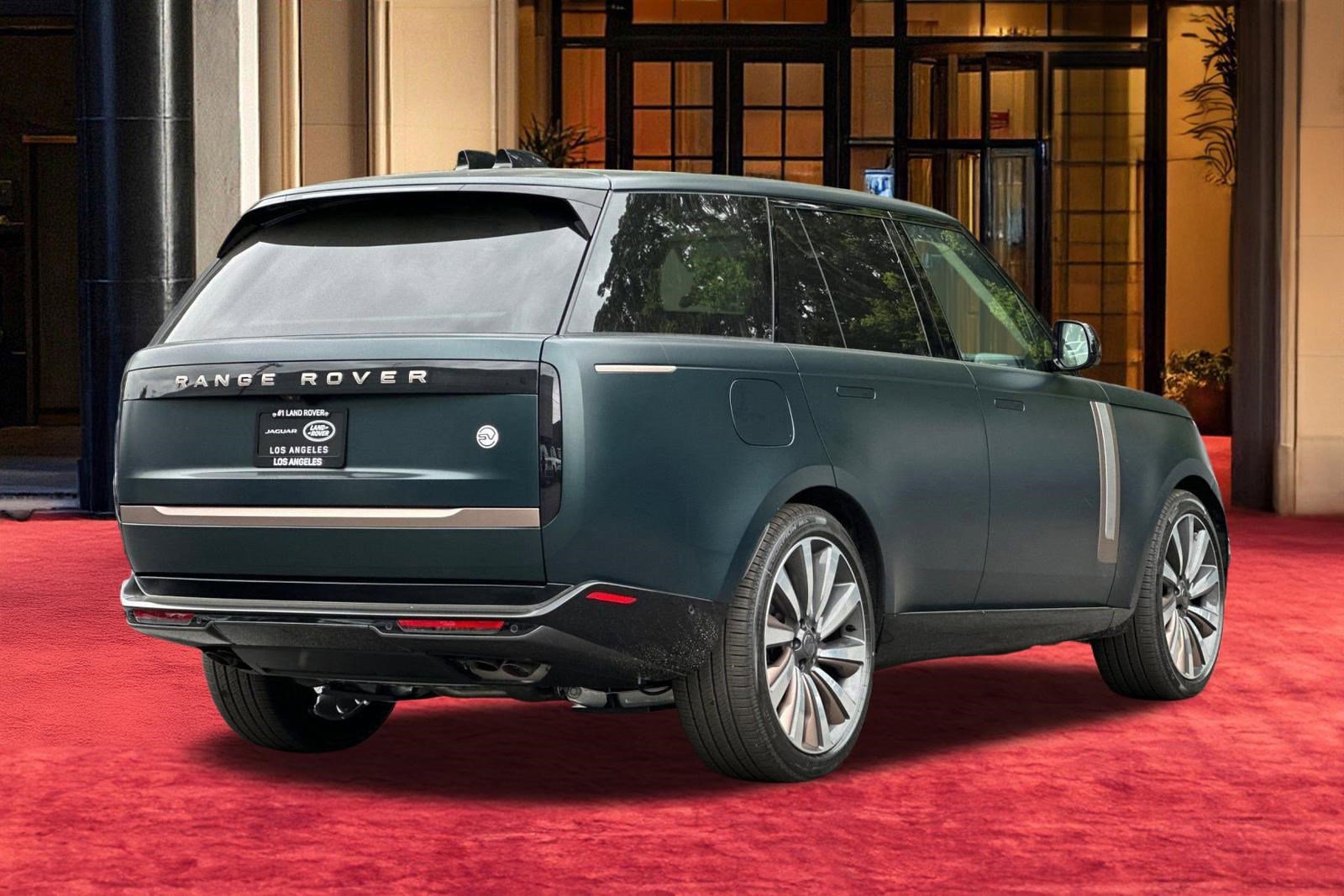 New 2026 Land Rover Range Rover SV image 8