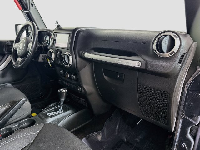 Used 2016 Jeep Wrangler Unlimited Sahara AWD/4WD image 29