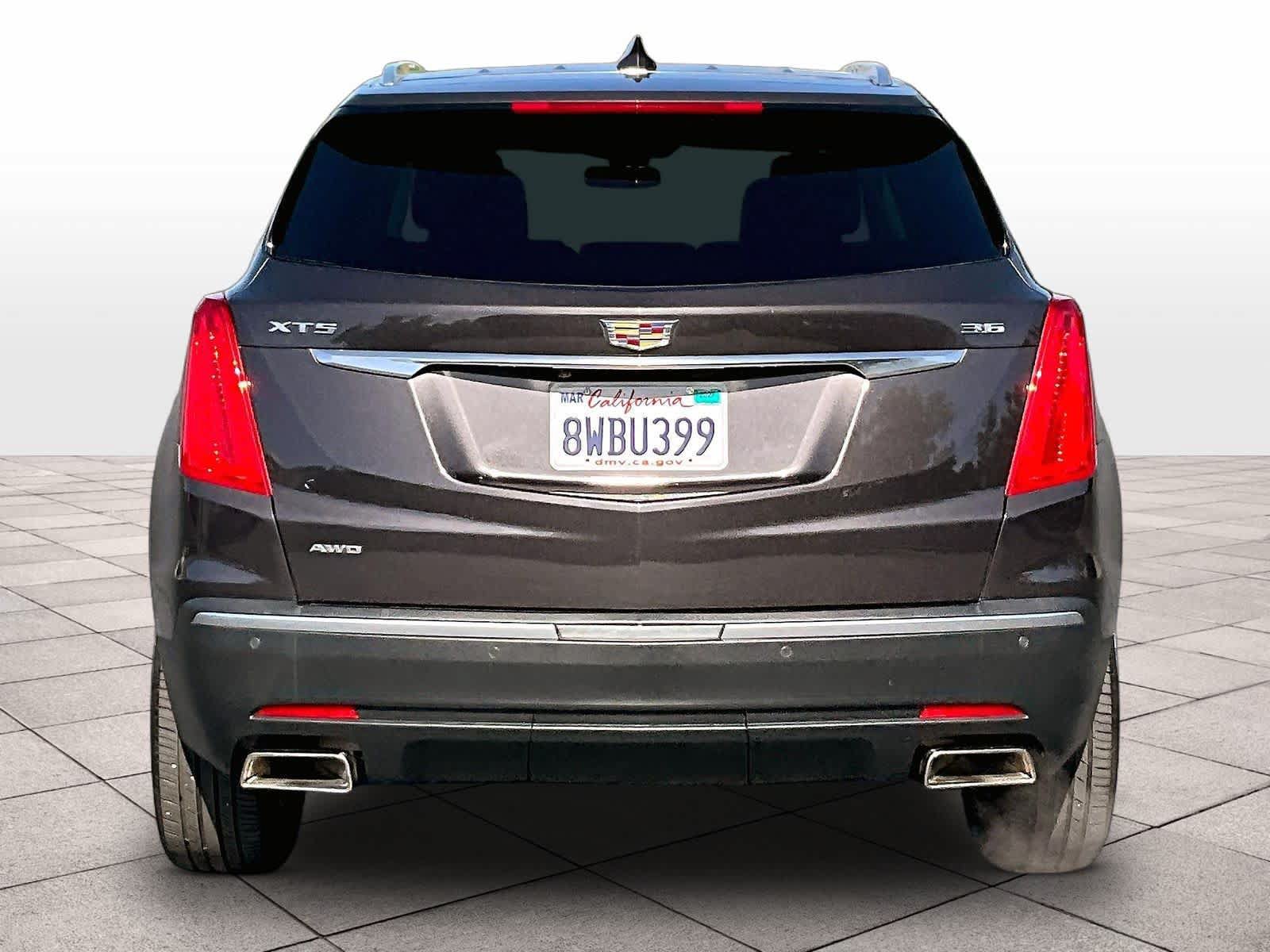 Used 2018 Cadillac XT5 Luxury w/ Driver Awareness Package AWD/4WD image 7