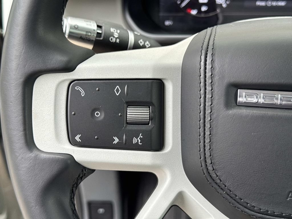 Used 2020 Land Rover Defender 110 HSE AWD/4WD image 31