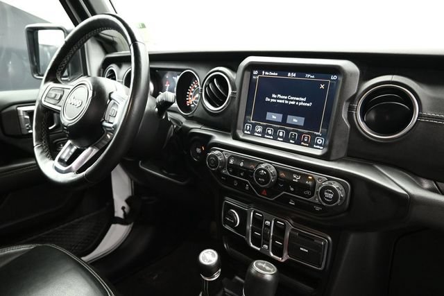 Used 2023 Jeep Wrangler Unlimited Sahara w/ Cold Weather Group AWD/4WD image 13
