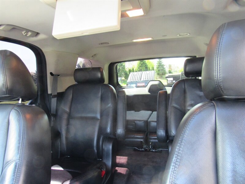 Used 2010 Cadillac Escalade Premium AWD/4WD image 16