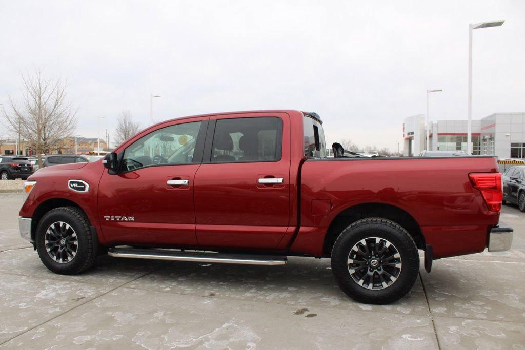 Used 2017 Nissan Titan SV image 4