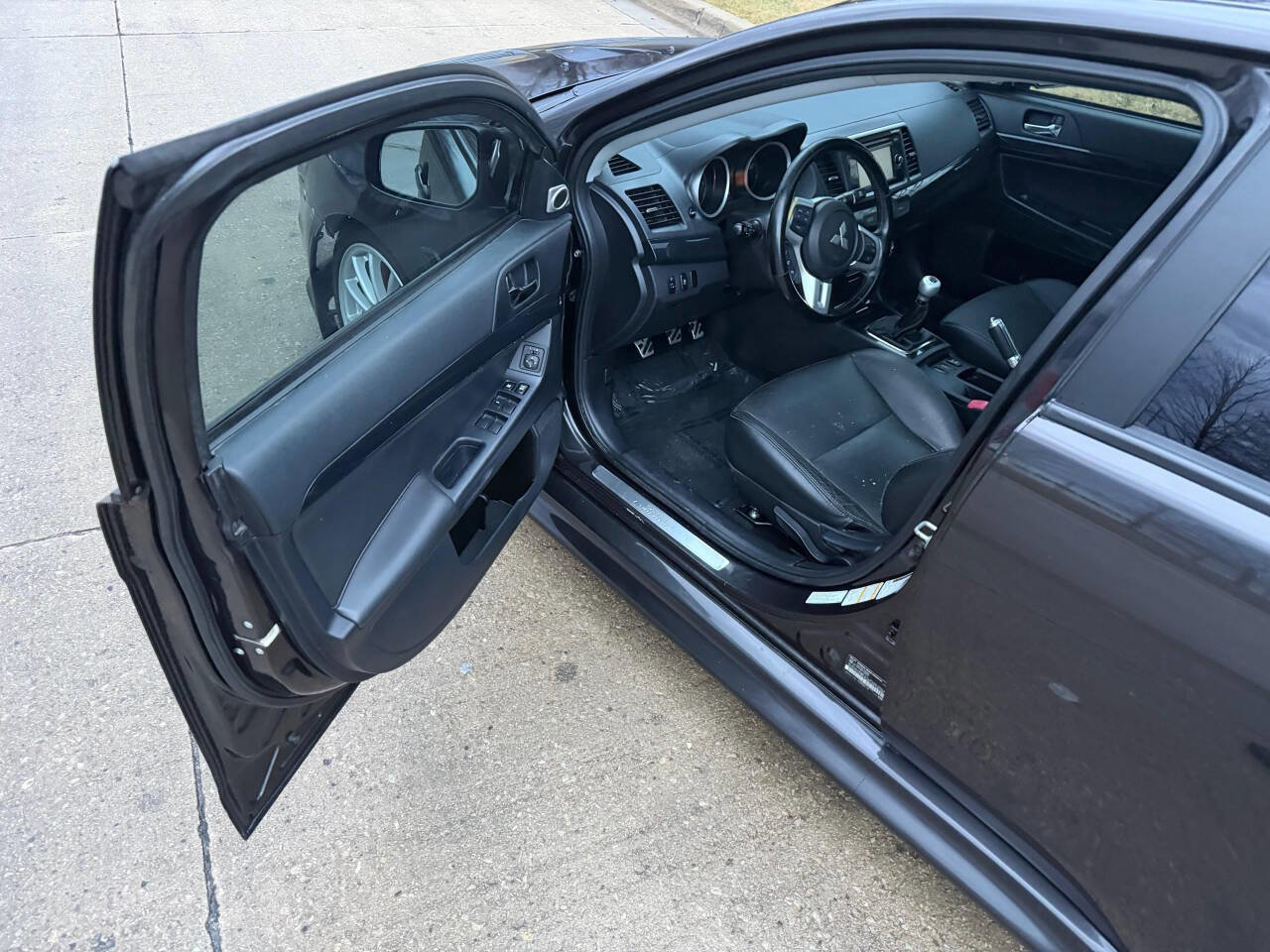 Used 2015 Mitsubishi Lancer Evolution GSR image 18