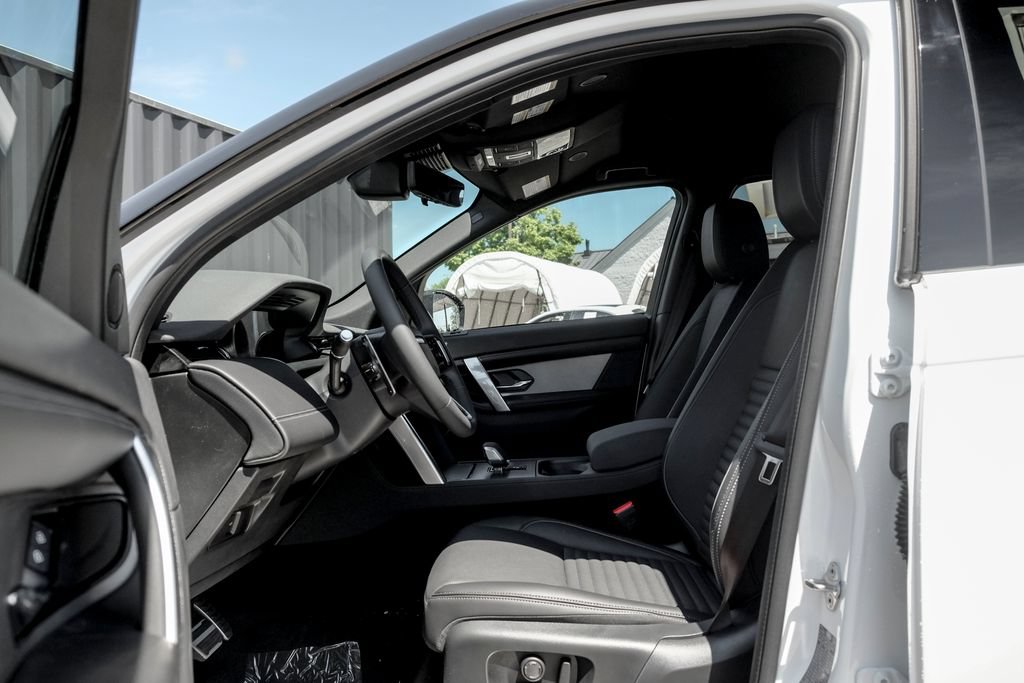 New 2026 Land Rover Discovery Sport Landmark AWD/4WD image 10