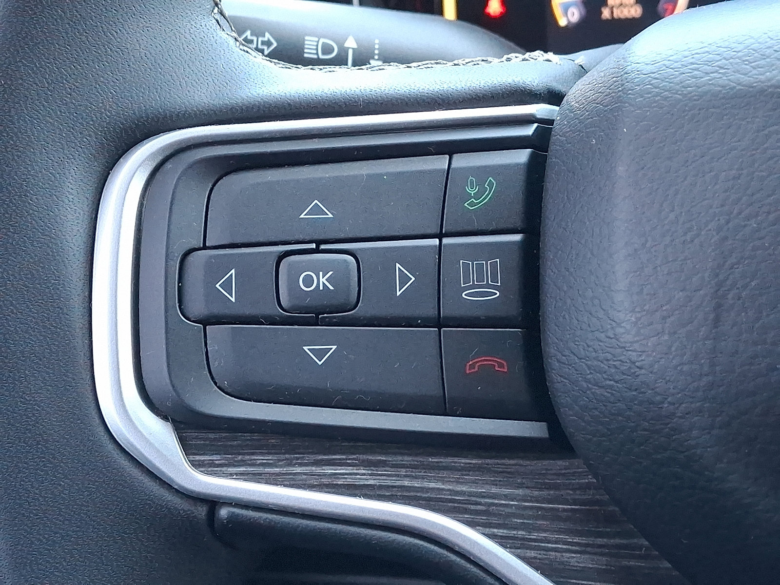 Certified 2022 Jeep Wagoneer Series III w/ Flexible Seating Group AWD/4WD image 23