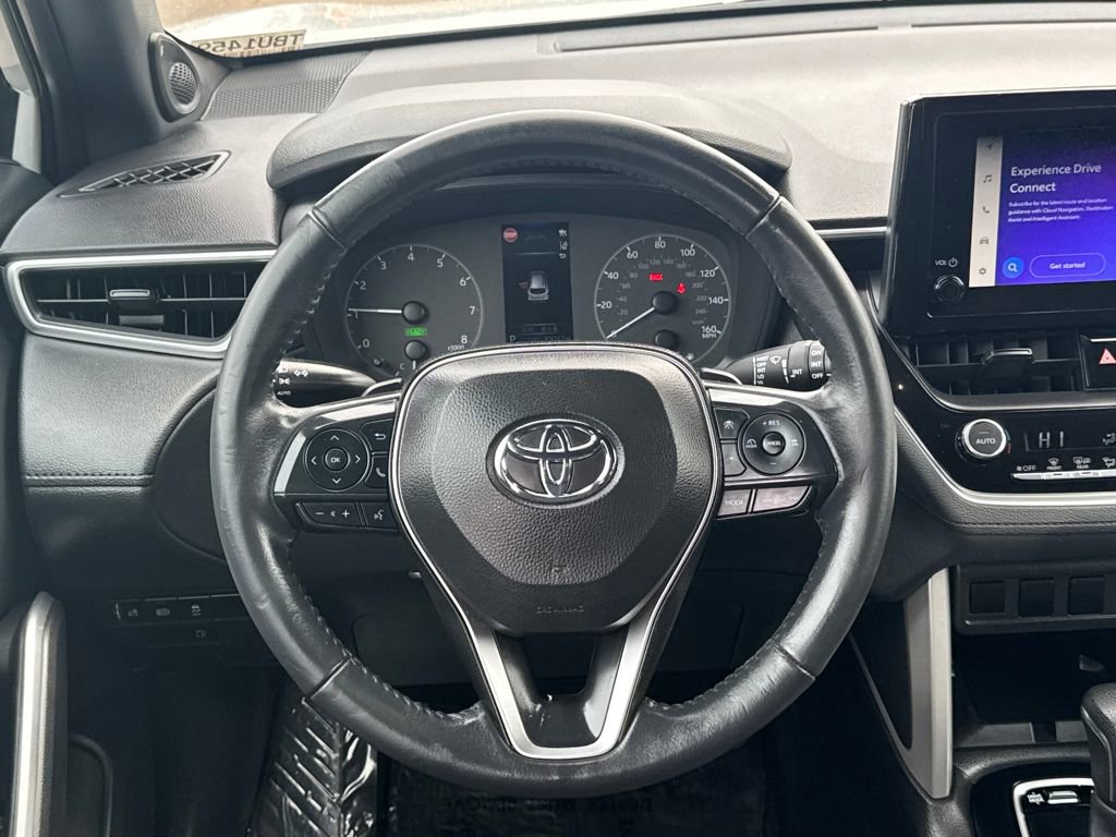 Used 2024 Toyota Corolla Cross SE w/ Moonroof Package image 14