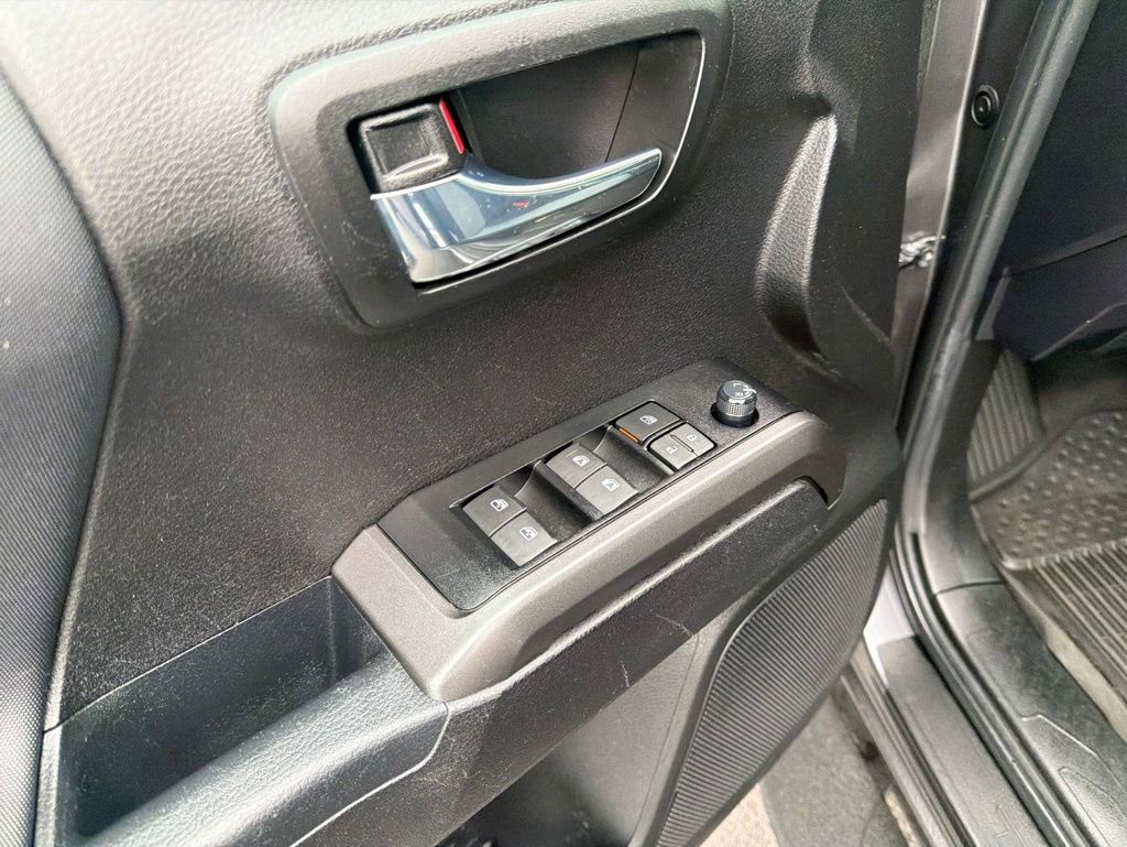 Used 2023 Toyota Tacoma TRD Off-Road AWD/4WD image 21