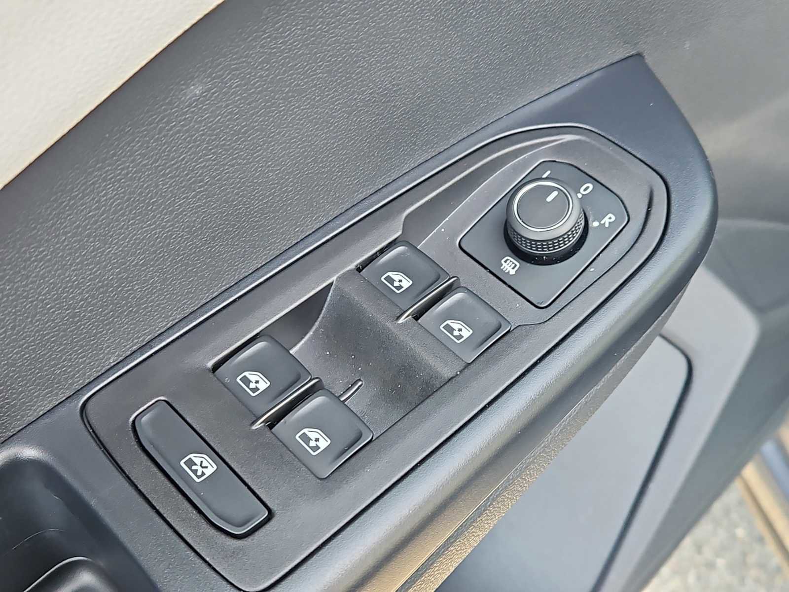 Used 2025 Volkswagen Taos S AWD/4WD image 24