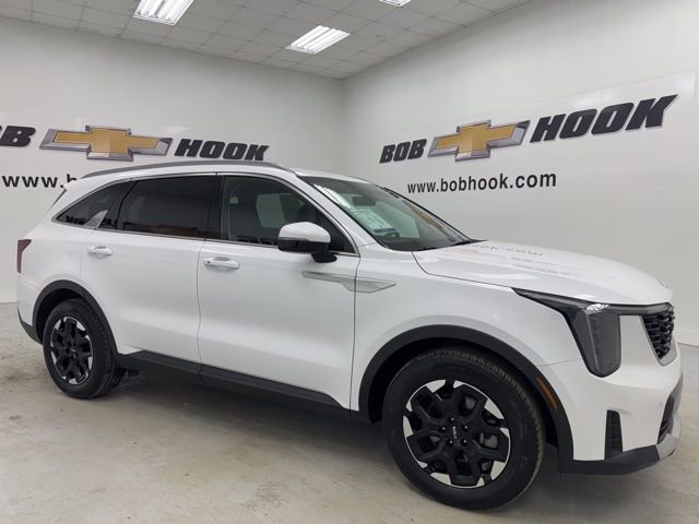 Used 2025 Kia Sorento S image 3