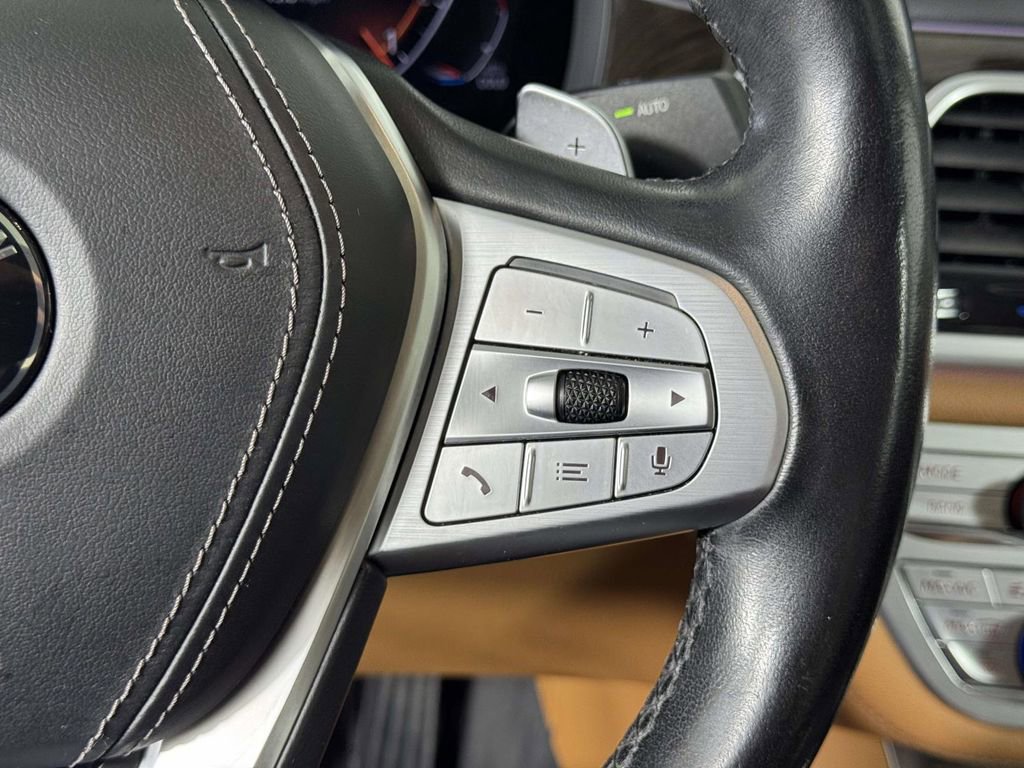 Used 2022 BMW 750i xDrive AWD/4WD image 23