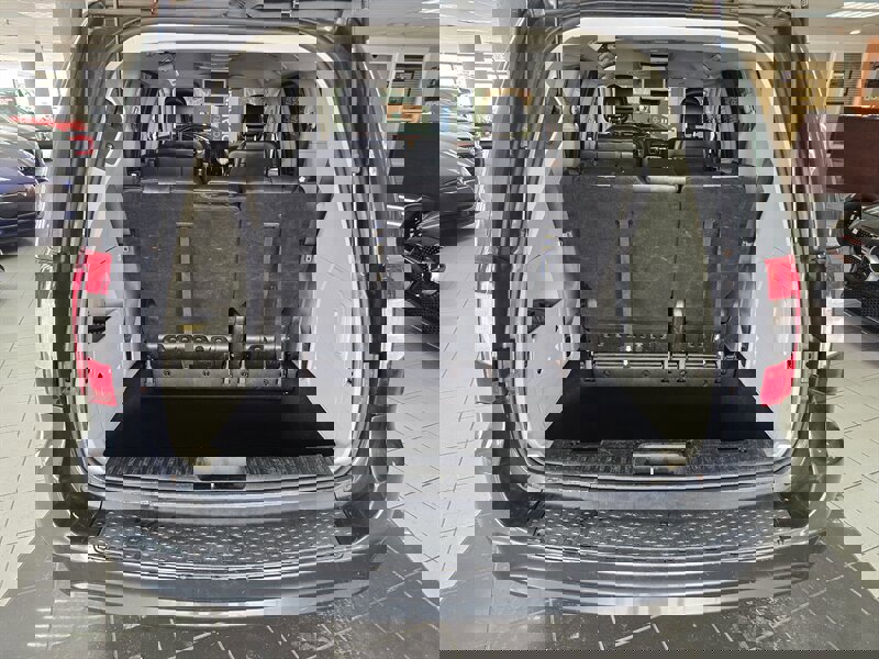 Used 2012 Chrysler Town & Country Touring w/ Entertainment Group #1 image 30