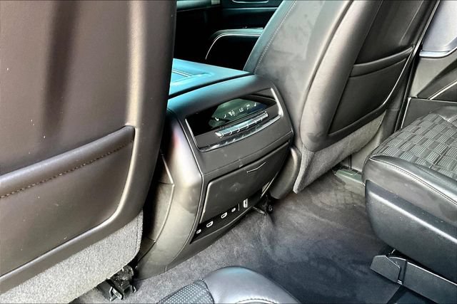 Used 2023 Cadillac Escalade ESV Sport Platinum w/ LPO, ONYX Package AWD/4WD image 33