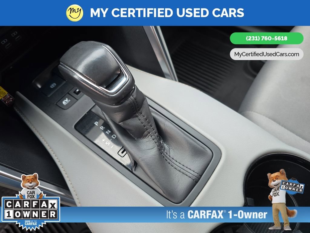 Used 2024 Toyota Venza LE image 25