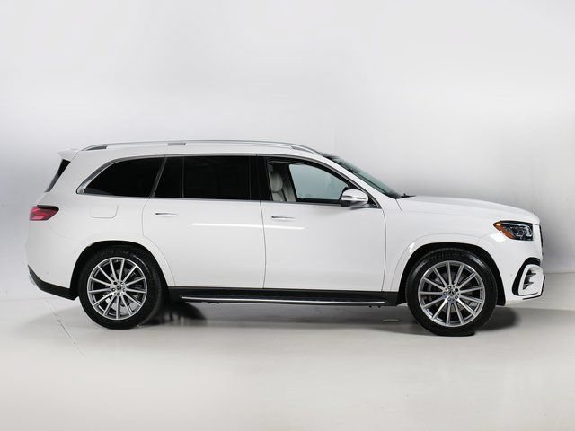 Used 2024 Mercedes-Benz GLS 580 4MATIC image 33