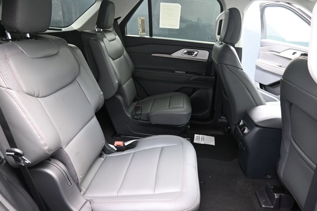 New 2026 Ford Explorer Active w/ Active Comfort Package AWD/4WD image 10