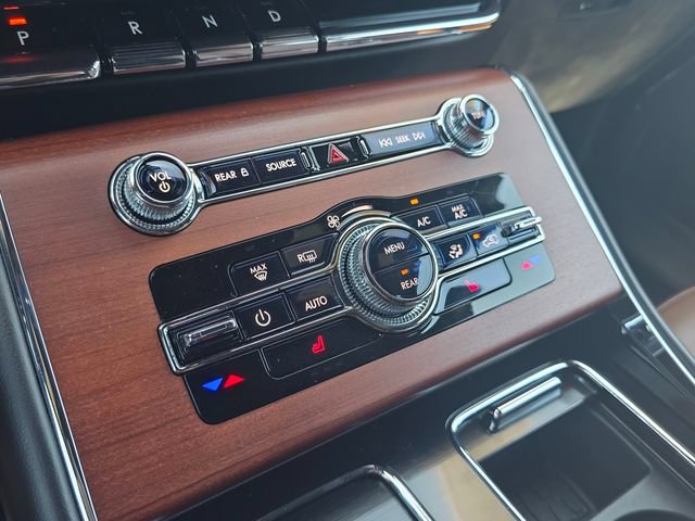 Used 2023 Lincoln Aviator Reserve RWD image 22
